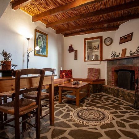 Argyros House Guest House Триопетра Екстериор снимка