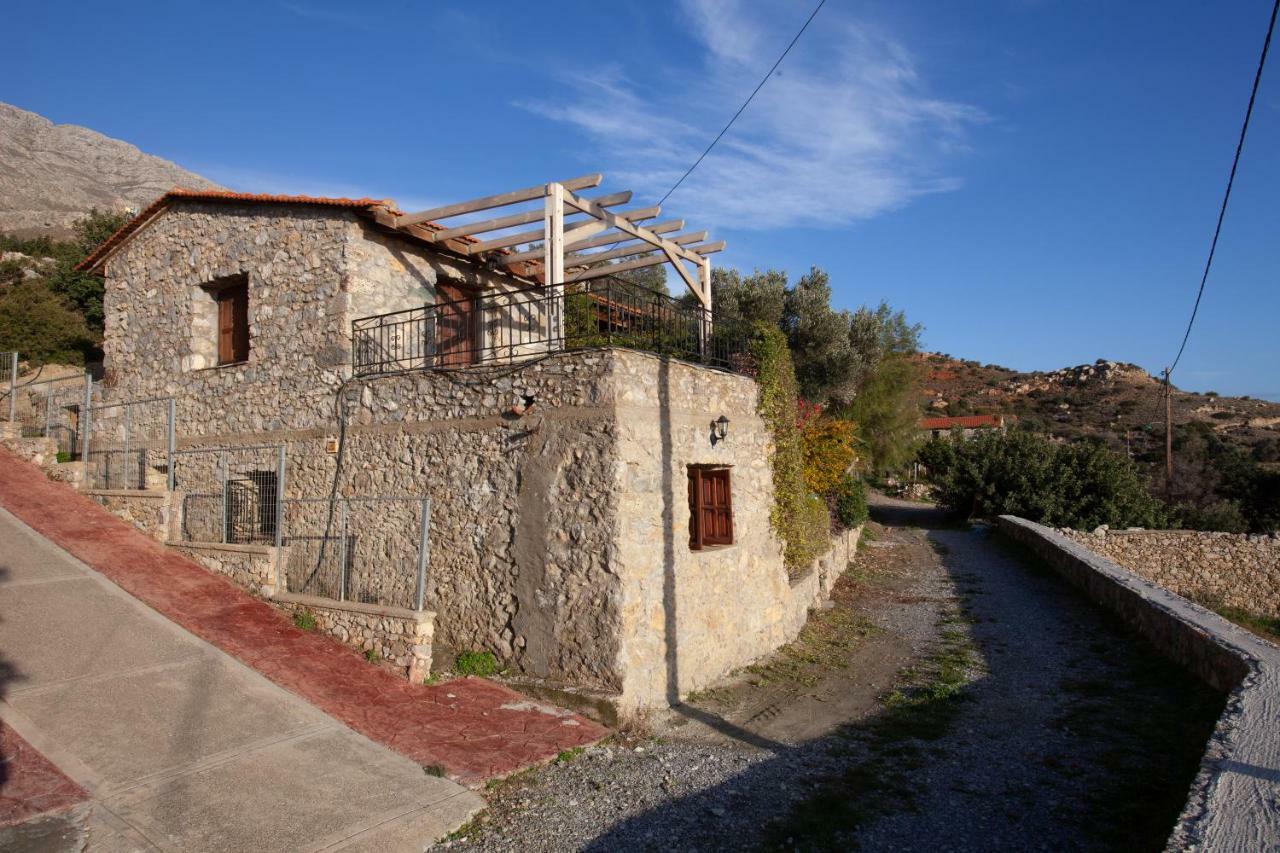 Argyros House Guest House Триопетра Екстериор снимка