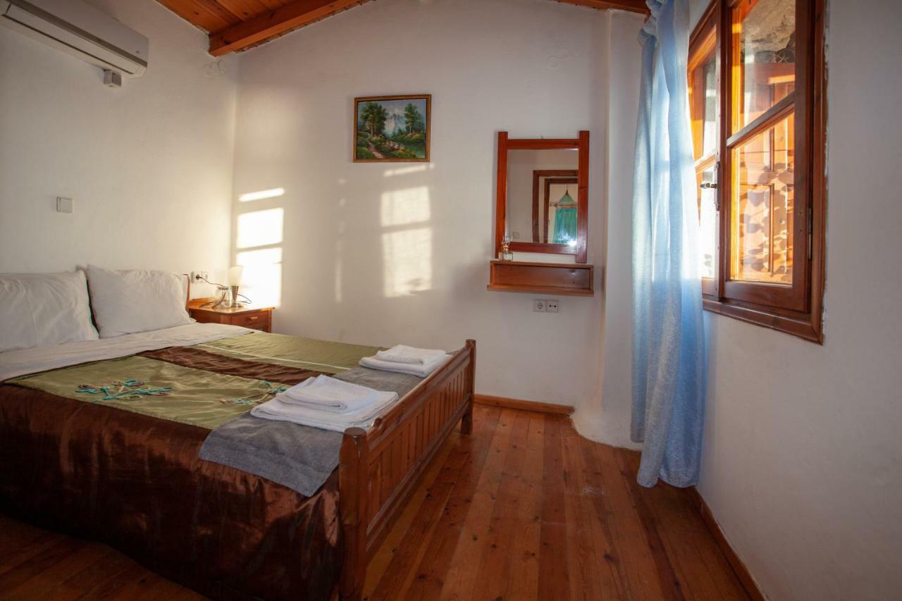 Argyros House Guest House Триопетра Екстериор снимка