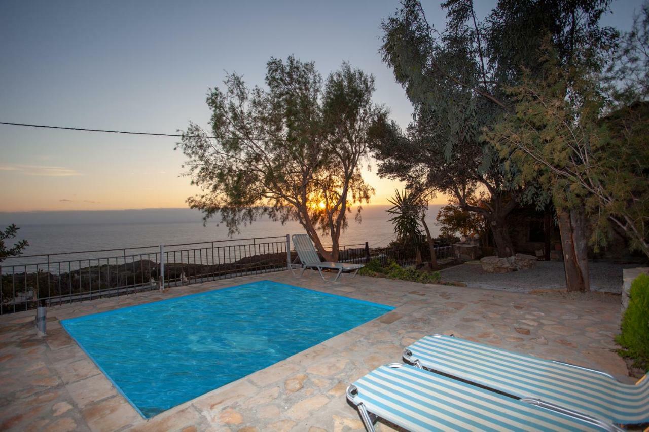 Argyros House Guest House Триопетра Екстериор снимка