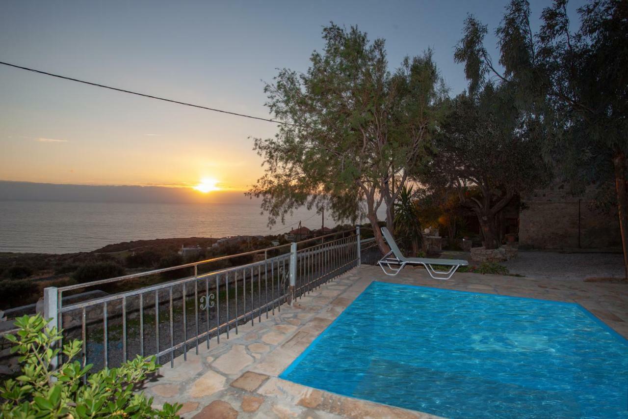 Argyros House Guest House Триопетра Екстериор снимка