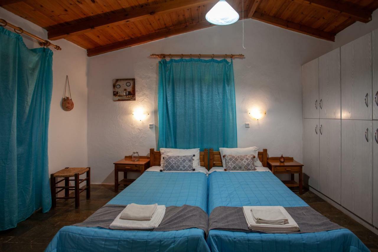 Argyros House Guest House Триопетра Екстериор снимка